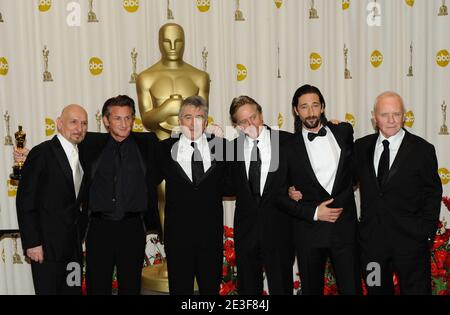 (Da sinistra a destra) ben Kingsley, Robert De Niro, vincitore del miglior attore Sean Penn, Michael Douglas, Adrien Brody e Anthony Hopkins nella sala stampa dell'81° cerimonia di premiazione dell'Accademia, tenutasi presso il Kodak Theatre di Los Angeles, CA, USA il 22 febbraio 2009. Foto di Lionel Hahn/ABACAPRESS.COM Foto Stock