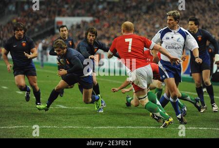 Il Cedric Heymans della Francia ha fatto un tentativo durante il RBS Six Nations Championship 2009 Rugby Union, Francia contro Galles al 'stade de France' di Saint-Denis, Francia il 27 febbraio 2009. Foto di Steeve McMay/Cameleon/ABACAPRESS.COM Foto Stock