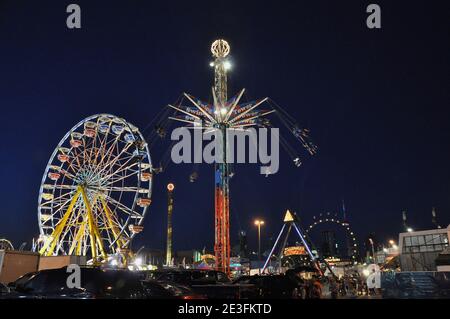 Giostre notturne nel parco divertimenti di Toronto, Ontario, Canada Foto Stock