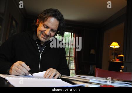 Esclusivo. Il deputato di UMP e segretario nazionale per l'economia Frederic Lefebvre ad Hauts-de-Seine, Francia, il 13 marzo 2009. Foto di Elodie Gregoire/ABACAPRESS.COM Foto Stock