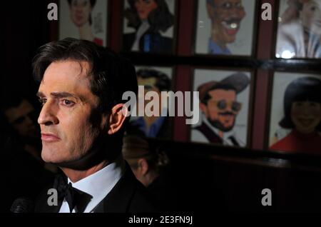 L'attore Rupert Everett partecipa al party finale per la notte di apertura di Broadway di 'Blithe Spirit' che si tiene a Sardi's a New York City, USA il 15 marzo 2009. Foto di Gregorio Binuya/ABACAUSA.COM Foto Stock