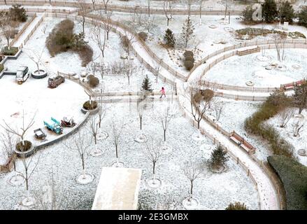 Pechino, Cina. 19 gennaio 2021. La prima neve del 2021 a Pechino, Cina il 19 gennaio 2021.(Photo by TPG/cnsphotos) Credit: TopPhoto/Alamy Live News Foto Stock