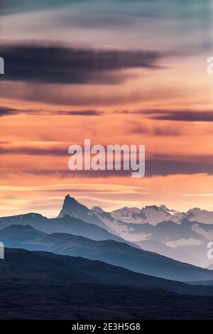 Cielo drammatico sulla Patagonia argentina intorno alla città di ElChalten Foto Stock