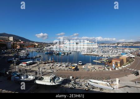 Ajaccio (Corsica centro-occidentale). 2019/10/08 nave da crociera Aida Stella appartenente ad Aida Cruises, filiale tedesca della società italiana Costa Cru Foto Stock