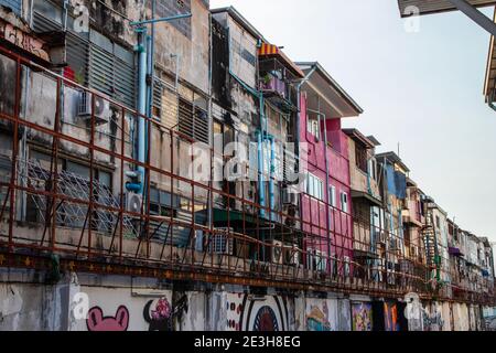 Pattaya Distretto Chonburi Thailandia Asia. Facciate di casa thailandese tra la seconda strada e la spiaggia strada Foto Stock