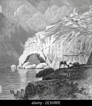 RAS EN NAKURAH. [Rosh Hanikra] la strada su questo promontorio, che è stata chiamata anche la "scala di pneumatici", è stata recentemente notevolmente migliorata. A sud c'è una sorgente chiamata 'Ain el Musheirifeh. Incisione in legno di 'pittoresca Palestina, Sinai ed Egitto' di Wilson, Charles William, Sir, 1836-1905; Lane-Poole, Stanley, 1854-1931 Volume 3. Pubblicato in da J. S. Virtue e Co 1883 Foto Stock