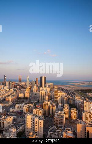 Il Bahrain, Manama, skyline della città Foto Stock