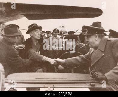 Incontro di Franklin Roosevelt e Winston Churchill presso l'aeroporto militare di Saki a Crimea il 3 febbraio 1945. Foto Stock