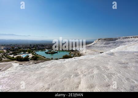 Travertini a Pamukkale Foto Stock