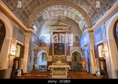 Chiesa di San Bonaventura al Palatino interno al Colle Palatino a Roma, Italia, monastero francescano 1689, altare maggiore con Foto Stock