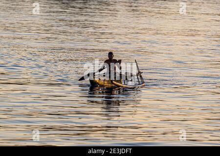 Outrigger Canoe a Yanaba Island, Papua Nuova Guinea Foto Stock