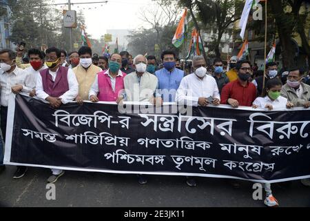 Kolkata, India. 19 gennaio 2021. Trinamool Congress o leader e attivisti TMC prendono parte a un raduno per protestare contro la presunta violenza del Bharatiya janta Party o del BJP. (Foto di Ved Prakash/Pacific Press) Credit: Pacific Press Media Production Corp./Alamy Live News Foto Stock