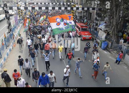 Kolkata, India. 19 gennaio 2021. Trinamool Congress o leader e attivisti TMC prendono parte a un raduno per protestare contro la presunta violenza del Bharatiya janta Party o del BJP. (Foto di Ved Prakash/Pacific Press) Credit: Pacific Press Media Production Corp./Alamy Live News Foto Stock