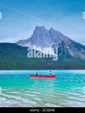 Lago Louise Canadian Rockies Banff National Park, splendida vista autunnale del famoso lago Louise nel Banff National Park nelle Montagne Rocciose dell'Alberta Canada. Foto Stock