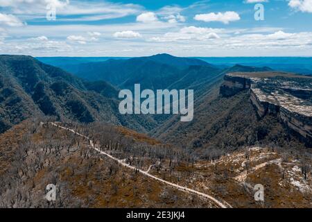 Vista aerea delle mura e della valle di Kanangra-Boyd National Parco nel Tablelands centrale nella regione del nuovo Galles del Sud Australia Foto Stock