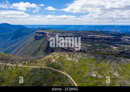 Vista aerea delle mura e della valle di Kanangra-Boyd National Parco nel Tablelands centrale nella regione del nuovo Galles del Sud Australia Foto Stock