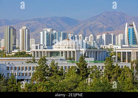 Skyline della città Ashgabat, capitale mondiale del marmo, Turkmenistan Foto Stock