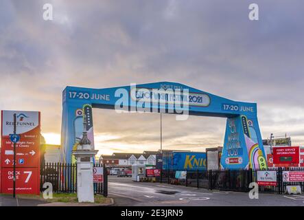 Dock Gate 7 ingresso al Red Funnel Isle of Wight Ferry nel Porto di Southampton, Hampshire, Inghilterra, Regno Unito Foto Stock