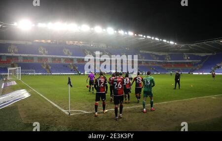 I giocatori di Coventry City emergono per la seconda metà durante la partita del campionato Sky Bet allo stadio Madejski, Reading. Data immagine: Martedì 19 gennaio 2021. Foto Stock