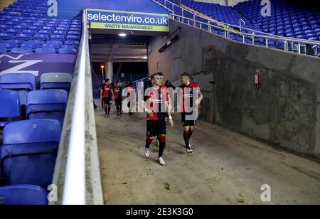 I giocatori di Coventry City emergono per la seconda metà durante la partita del campionato Sky Bet allo stadio Madejski, Reading. Data immagine: Martedì 19 gennaio 2021. Foto Stock