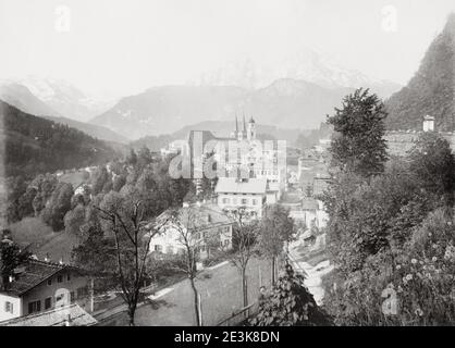 Foto d'annata del XIX secolo: Berchtesgaden è una città tedesca situata nelle Alpi bavaresi, al confine con l'Austria, in Germania. Foto Stock