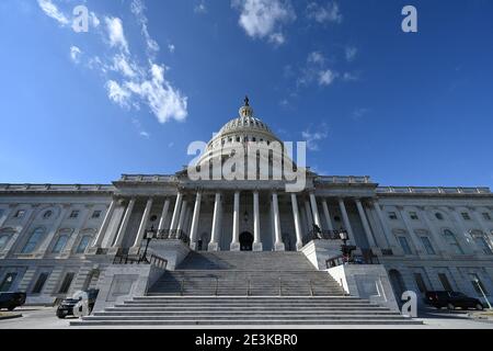 Washington, Stati Uniti. 19 gennaio 2021. Una vista della Capitol Hill scalda il giorno prima che il presidente eletto Joe Biden venga giurato come il 46° presidente degli Stati Uniti, Washington, DC, 19 gennaio 2021. (Foto di Anthony Behar/Sipa USA) Credit: Sipa USA/Alamy Live News Foto Stock