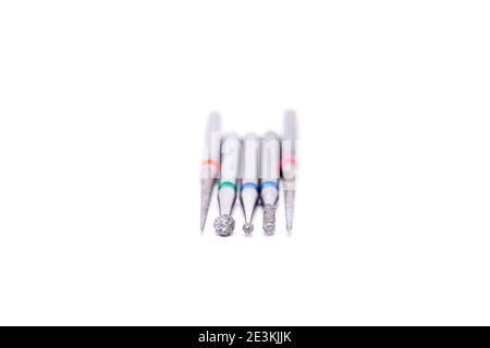 Trapani dentali in primo piano. Attrezzature in una clinica odontoiatrica. Attrezzi per il trattamento dei denti. Foto Stock