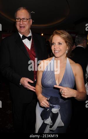 WASHINGTON - 26 APRILE: Katie Couric arriva alla cena della White House Corresepers' Association il 26 aprile 2008 a Washington, DC persone: Katie Couric Foto Stock