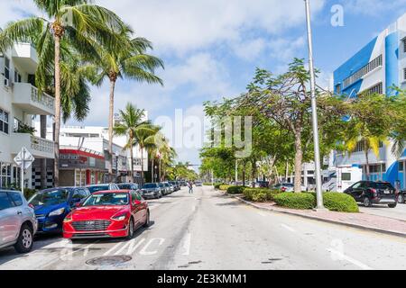 Miami, Florida - 1 gennaio 2021: Strade di Collins Avenue il giorno di Capodanno 2021. Foto Stock