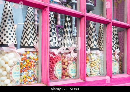 Orlando, Florida. Dolci in mostra al Sugarplum's Sweet Shopt, Diagon Alley, Universal Studios di Orlando, Florida. 27 ottobre 2020. @ Veronica Bruno / Alamy Foto Stock