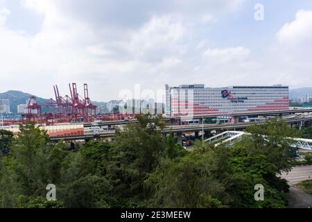 Moderni terminal a Kwai Tsing, il secondo più grande operatore di terminal di container a Hong Kong Foto Stock