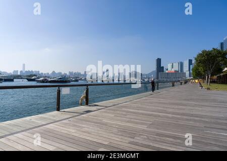 La passeggiata sul lungomare di Kwun Tong Promenade, Hong Kong. Ex area di lavoro del Cargo pubblico di Kwun Tong Foto Stock