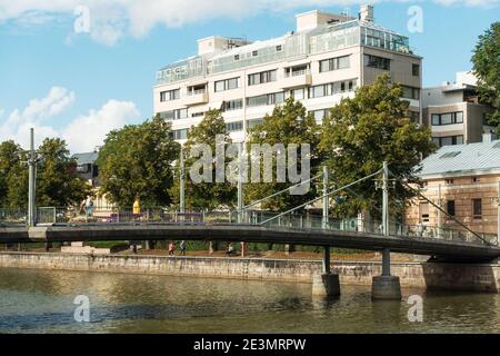 Teatro ponte sul fiume Aurajoki in Turku Finlandia Foto Stock