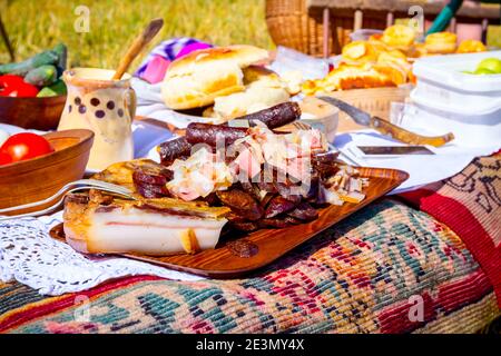 Pasto tradizionale, colazione in aperto al momento del raccolto. Foto Stock