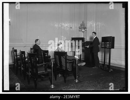 Marshal F. Thompson, voting machine, 12-12-22 Foto Stock