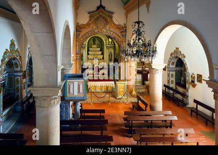 Chiesa di nostra Signora dell'Assunzione, navata centrale e coro principale, Alte, Loule, Algarve, Portogallo Foto Stock