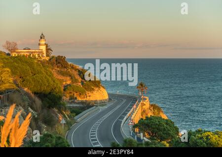 ROUTE N-11 FARO DI CALELLA (© MARIA PARELLADA 1859) CALELLA COSTA DEL MARESME CATALOGNA SPAGNA Foto Stock