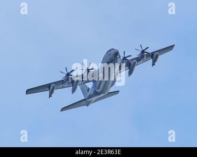 Lockheed MC-130J Commando II volo di addestramento USAF su Blakeney North Norfolk Regno Unito Foto Stock