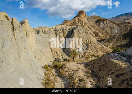 Drone veduta aerea del deserto Tabernas paesaggio in Andalusia Almeria Spagna solo deserto in Europa Foto Stock