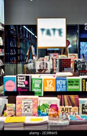 GREAT BRITAN / Londra / librerie /Tate Modern Shop Foto Stock