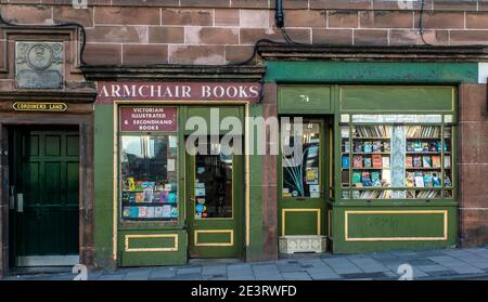 Poltrona libri di seconda mano bookshop in Edinburgh Old Town , Scozia, Regno Unito Foto Stock