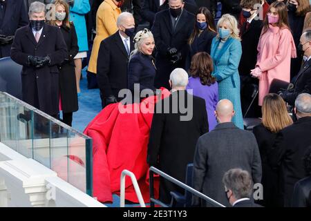 Washington, Stati Uniti. 20 gennaio 2021. Lady Gaga all'inaugurazione del 46° presidente degli Stati Uniti Joe Biden sul Campidoglio americano il 20 gennaio 2021 a Washington, DC, USA. Foto di Yuri Grippas/ABACAPRESS.COM Credit: Abaca Press/Alamy Live News Foto Stock