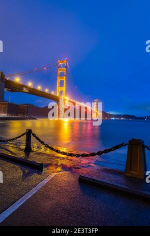 Alba nebbia da Fort Point Foto Stock