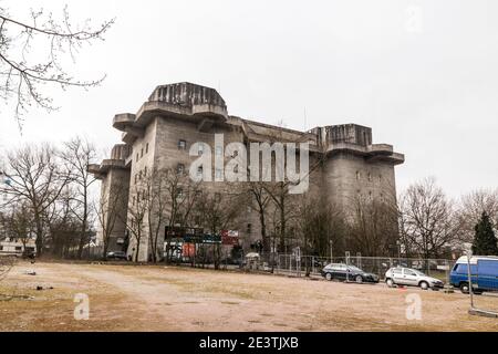 Amburgo, Germania. La Torre G di Flakturm IV, una delle torri Flak costruite da Adolf Hitler e dai nazisti durante la seconda guerra mondiale. Mar 2018 Foto Stock