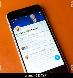 Presidente eletto Joe Biden account ufficiale Twitter minuti prima di essere giurato come il 46 ° presidente degli Stati Uniti. Foto Stock