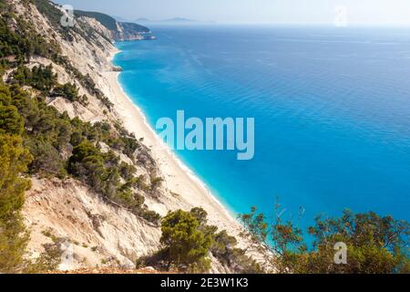 Egremni, una splendida spiaggia incontaminata nell'isola di Lefkada, nel Mar Ionio, in Grecia, in Europa Foto Stock