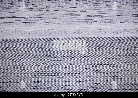 Schermo televisivo con rumore di statica causata dalla cattiva ricezione del segnale Foto Stock