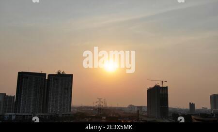 Tramonto e vista dalla città di bsd Foto Stock