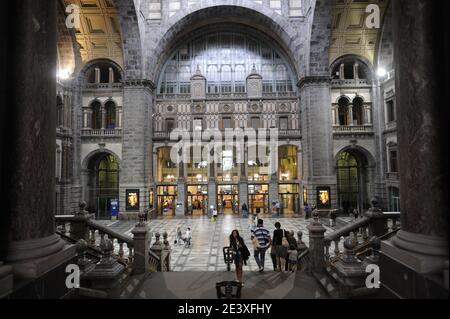 Antwerpen, Hauptbahnhof (Antwerpen-Centraal, Antwerpen-Centraal, Anvers-Central), Halle, 1899 -1905 nach einem Entwurf des Ingenieurs Clement Van Bog Foto Stock