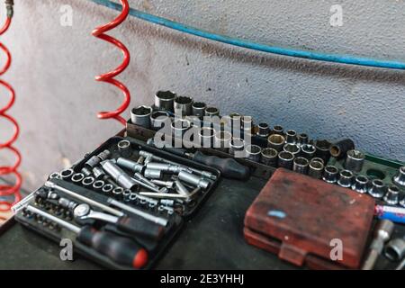 Kit attrezzi in un'officina Foto Stock